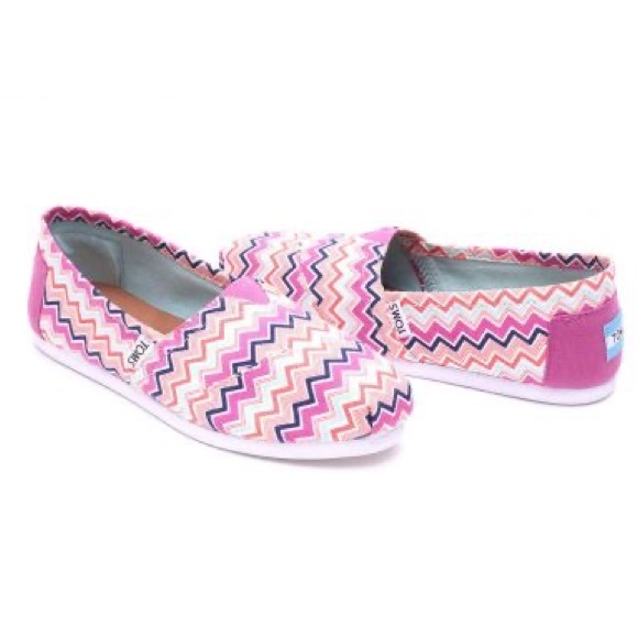NWT Tom's Chevron Classic Women Pink Chevron Multiple ๐ - Picture 4 of 8